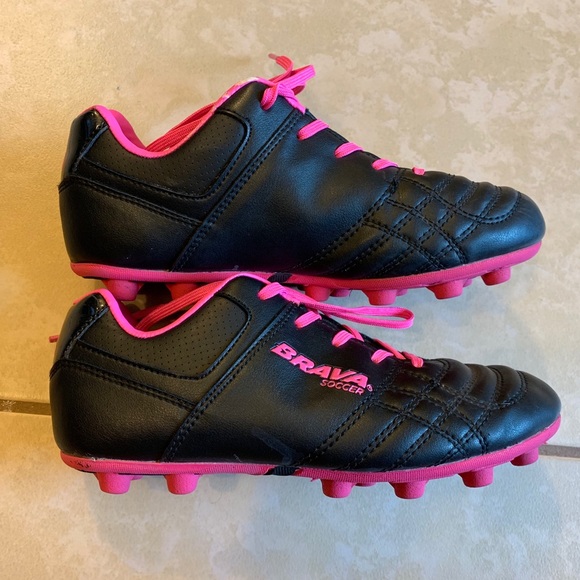 brava soccer shoes
